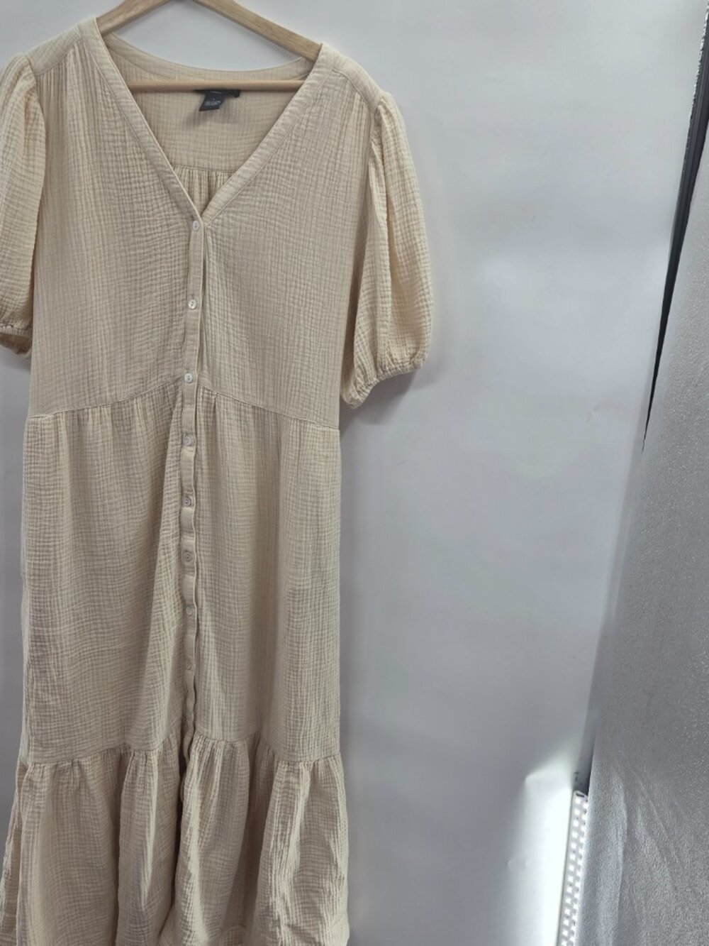 Chelsea & Theodore Cream 100% Cotton Gauze Button Down Midi Dress Size Large - Picture 2 of 14